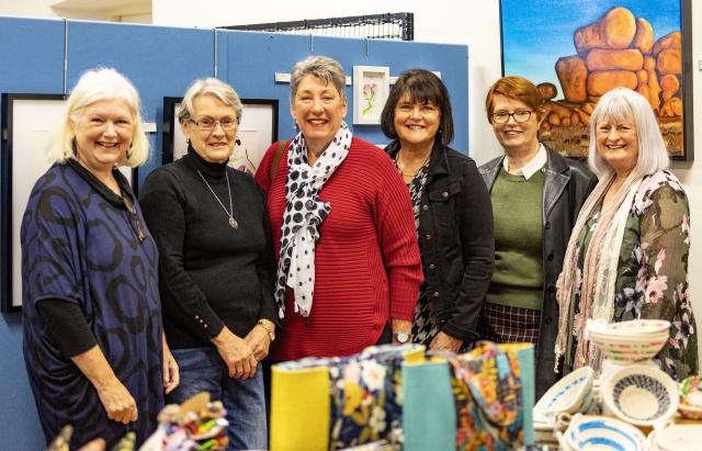 Patchworkers put on a show | PHOTOS | Fleurieu Sun