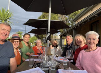 Aquatic centre campaign gains council support